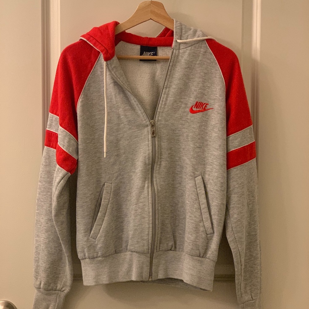 Vintage 1974 Men's Nike Sweatshirt - Medium